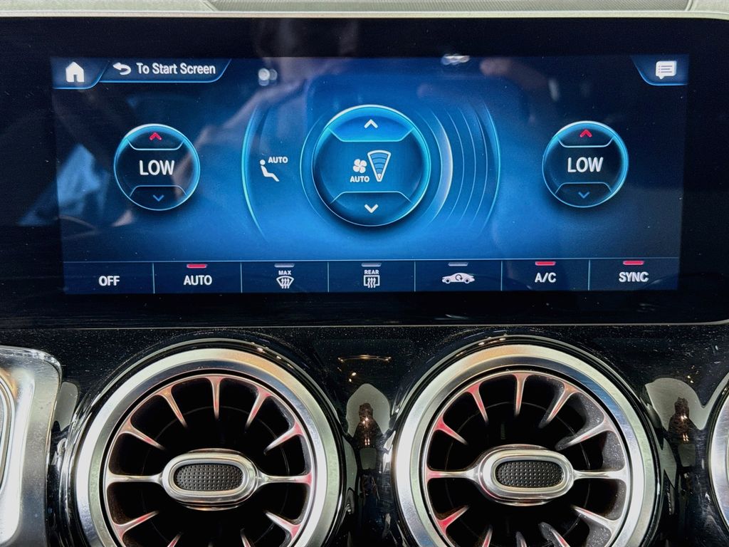 Thumbnail: 2021 Mercedes-Benz GLB - 15