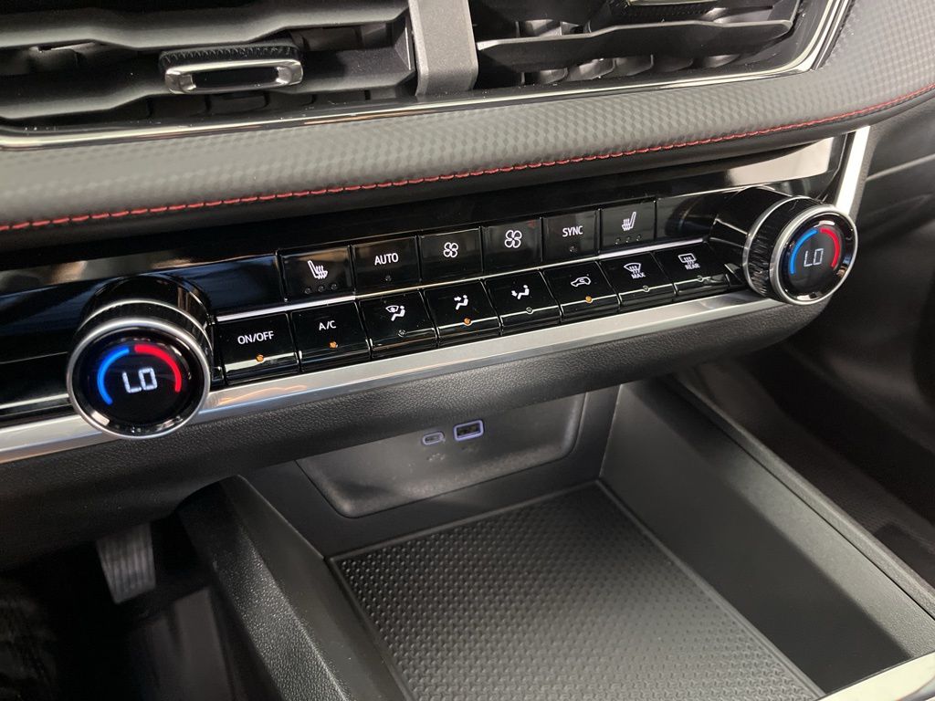 Thumbnail: 2026 Chevrolet Equinox - 31