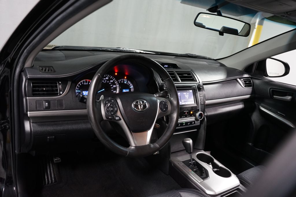 Thumbnail: 2014 Toyota Camry - 11