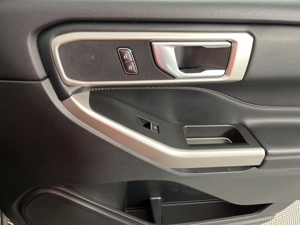 Thumbnail: 2023 Ford Explorer - 22