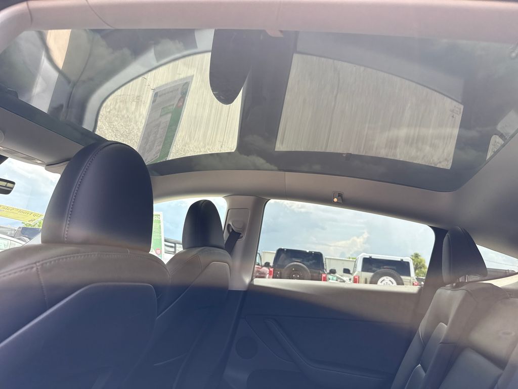 Used 2023  Tesla Standard Range image 7