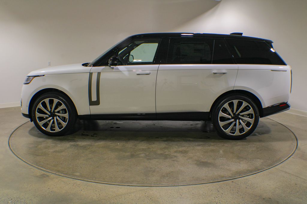 New 2026 White Land Rover SE image 3