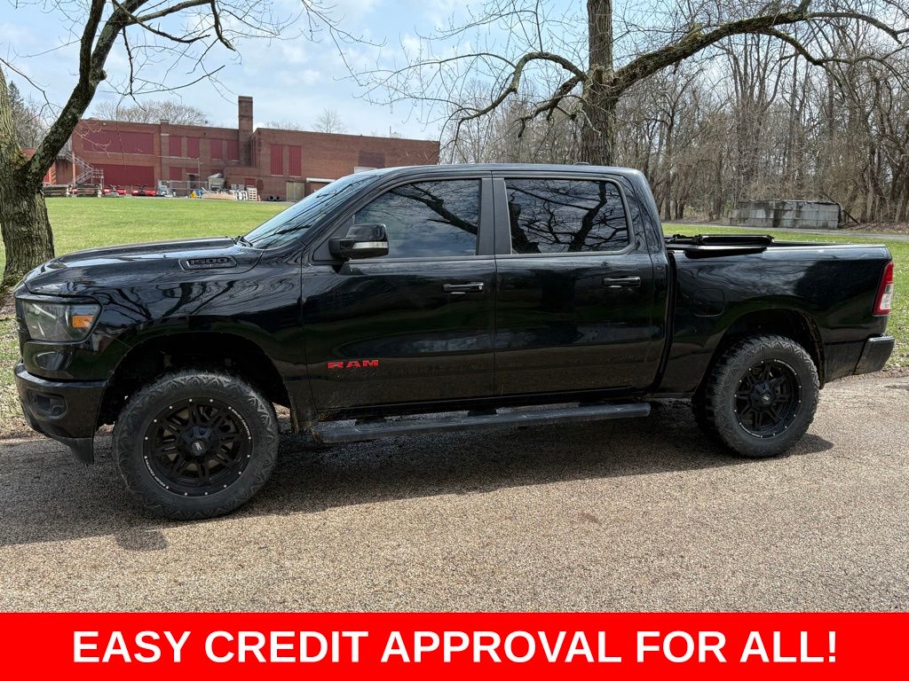 View vehicle photo 4