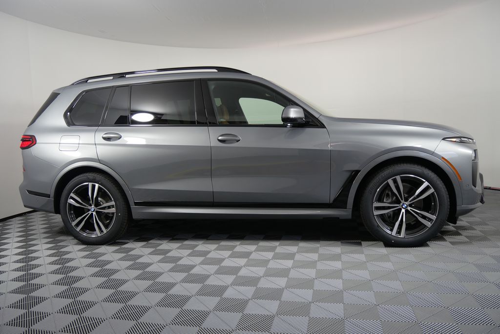 2025 BMW X7 xDrive40i 2