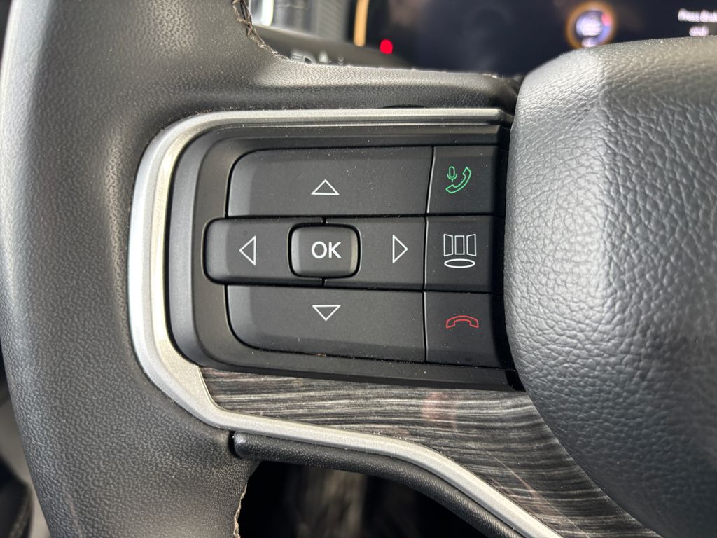 Thumbnail: 2022 Jeep Wagoneer - 11