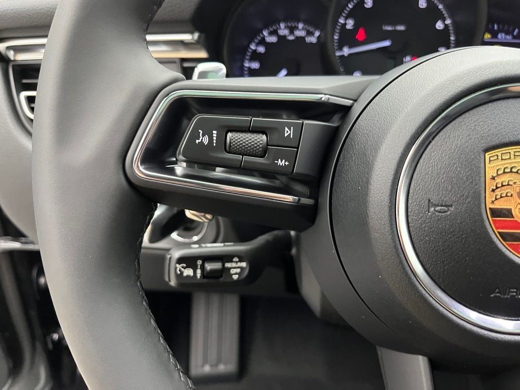 Thumbnail: 2026 Porsche Macan - 13