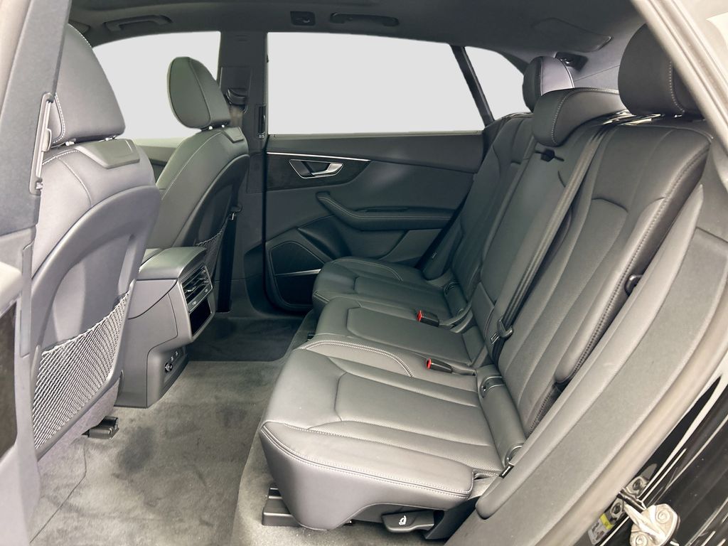 Thumbnail: 2026 Audi Q8 - 20