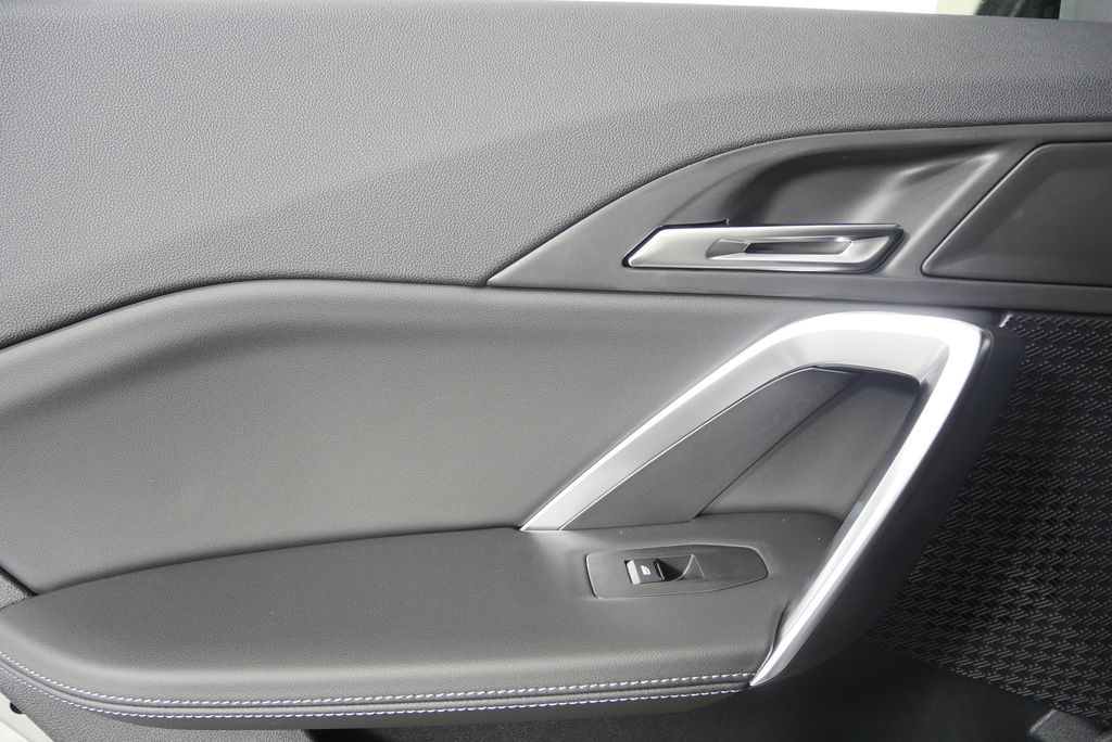 Thumbnail: 2025 BMW X1 - 13