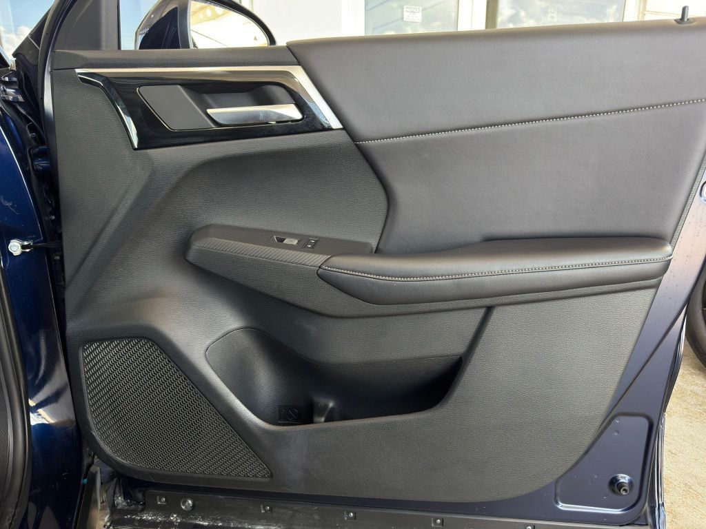 2024 Mitsubishi Outlander SE Silver at South Houston Nissan
