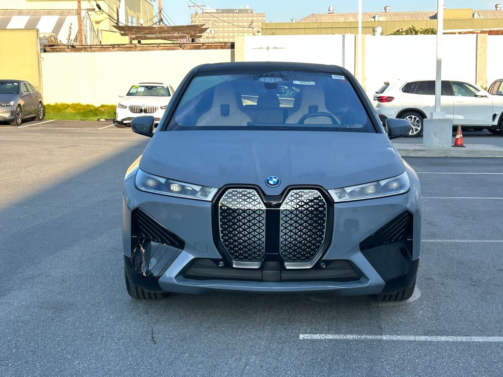 Thumbnail: 2023 BMW iX - 8