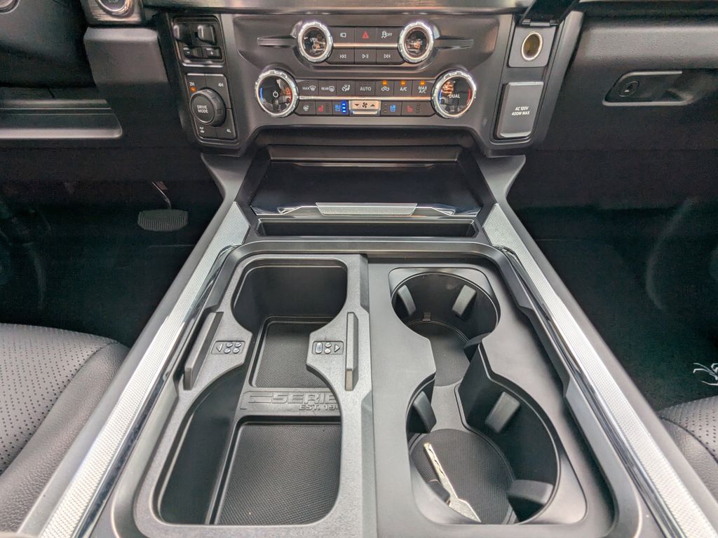 2025 Ford F-250 Super Duty Black Widow