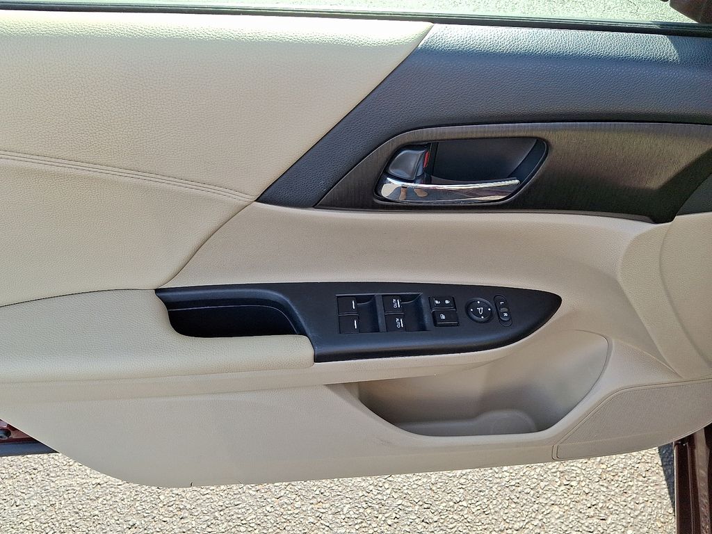 Thumbnail: 2013 Honda Accord - 13