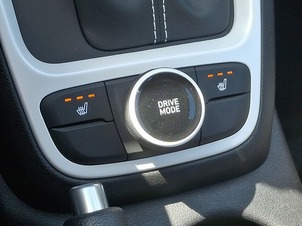 Thumbnail: 2025 Hyundai Venue - 25