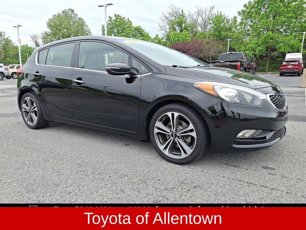 Aurora Black Pearl 2016 Kia Forte5 EX Hatchback Front-Wheel Drive 6-Speed Automatic