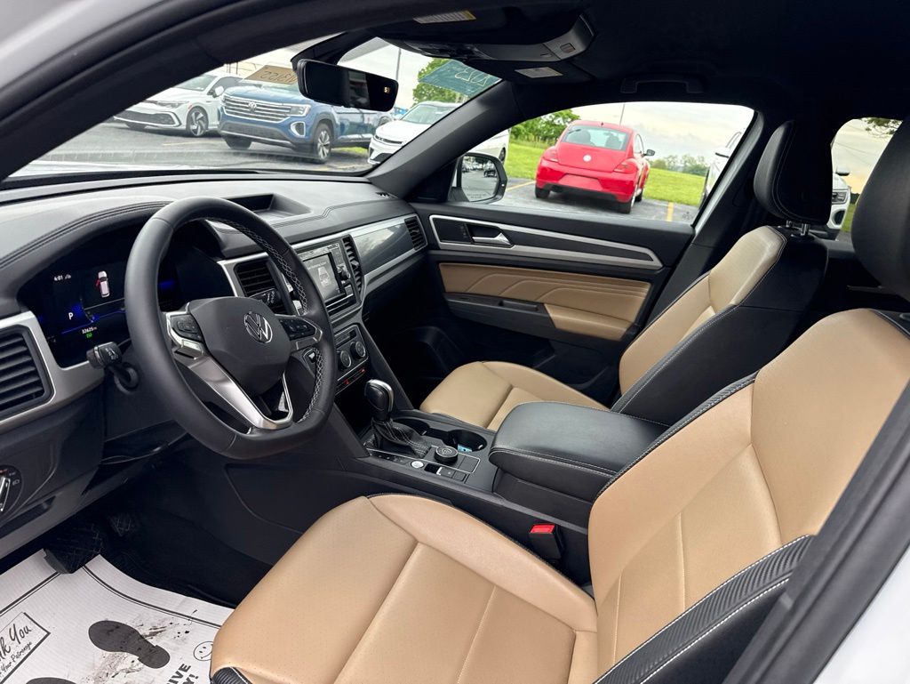 2023 Volkswagen Atlas Cross Sport 2.0T SE White at Sutliff Volkswagen