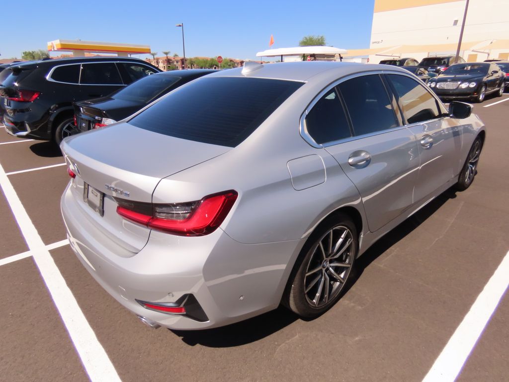 Thumbnail: 2021 BMW 3 Series - 3