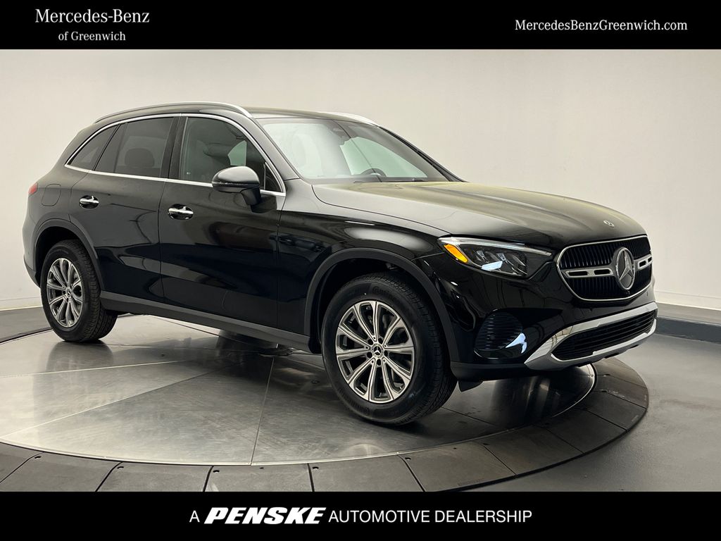2025 Mercedes-Benz GLC 300 Hero Image