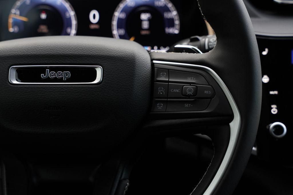 2026 Jeep Grand Cherokee Altitude - 9