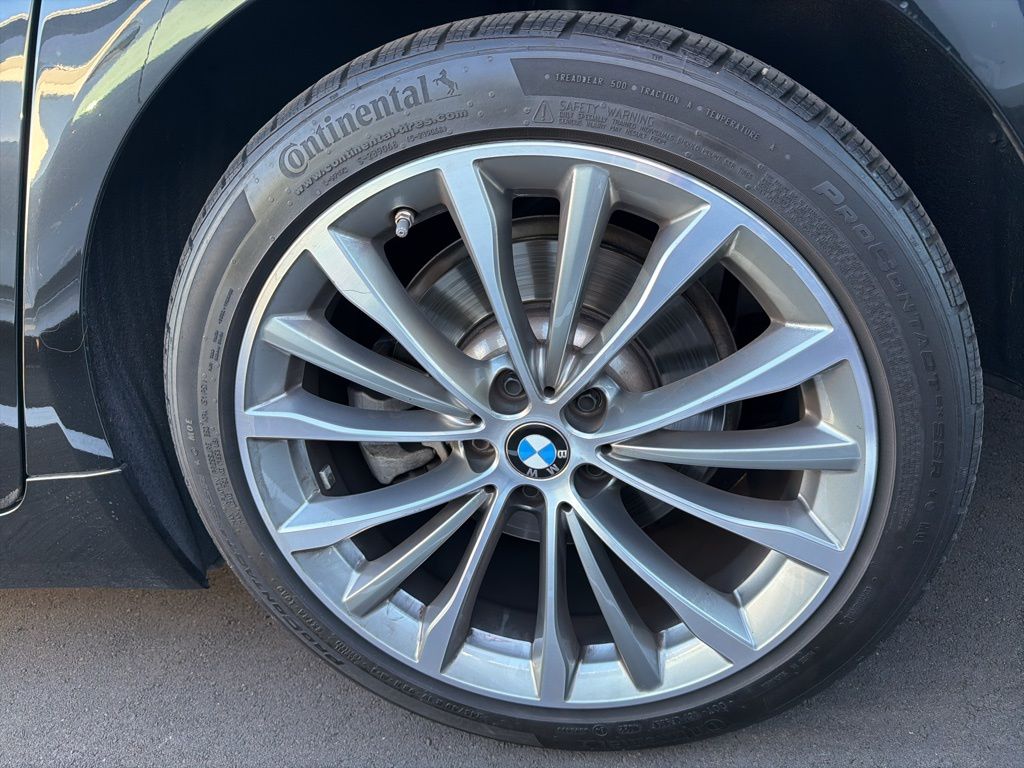 Thumbnail: 2023 BMW 5 Series - 5