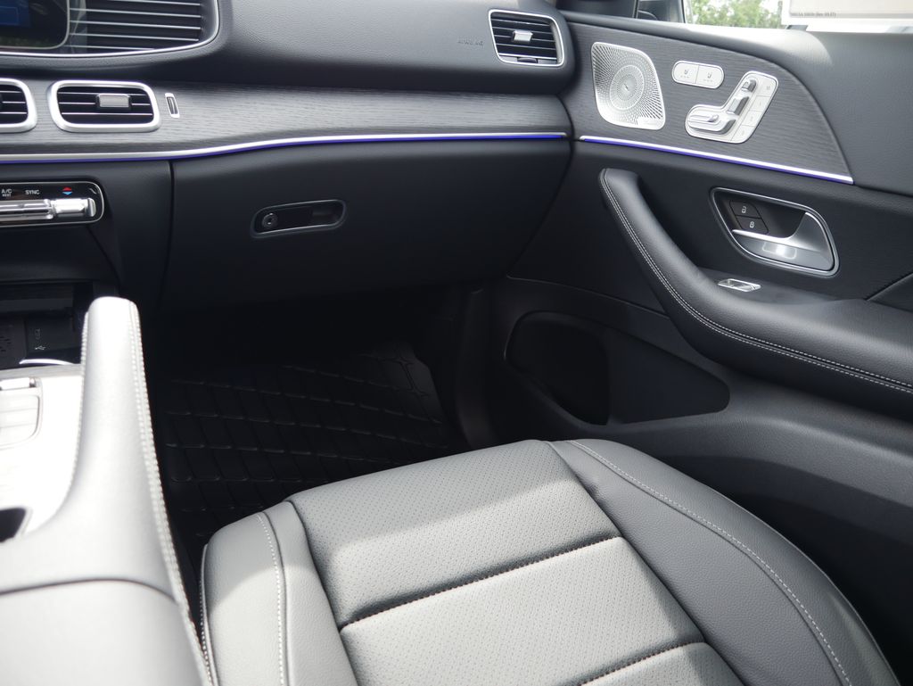Thumbnail: 2026 Mercedes-Benz GLE - 25