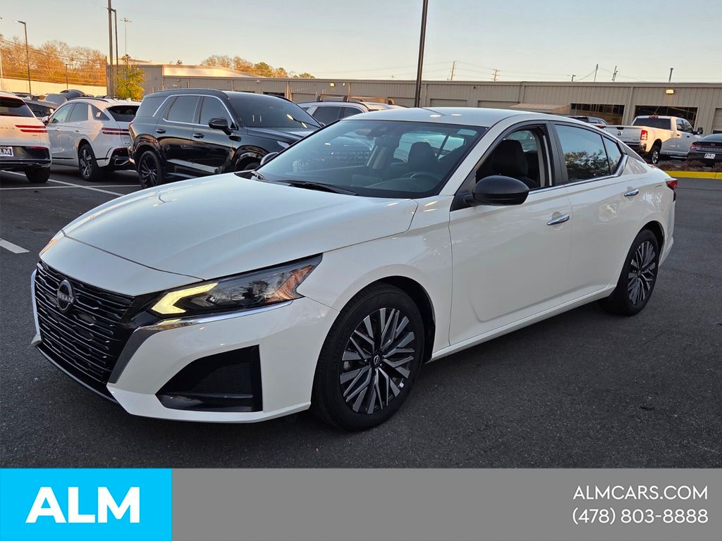 Glacier White 2025 Nissan Altima 2.5 SV FWD Sedan Front-Wheel Drive Continuously Variable Transmission