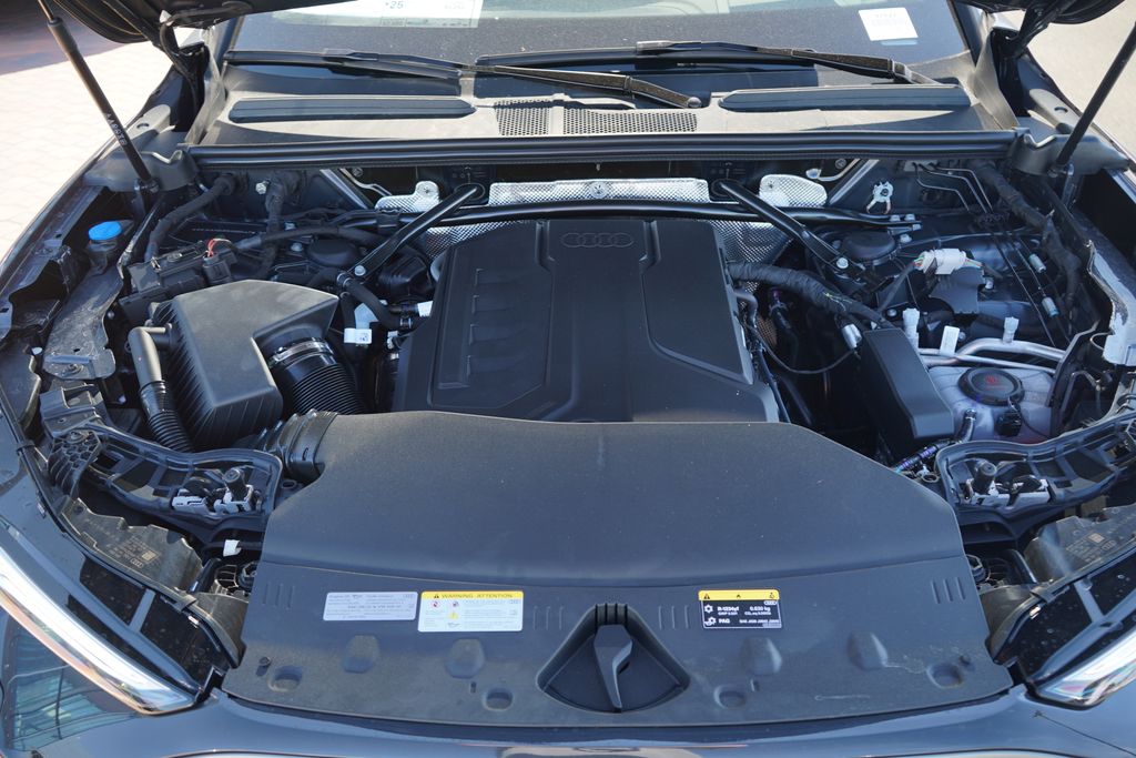 Thumbnail: 2025 Audi Q5 - 14