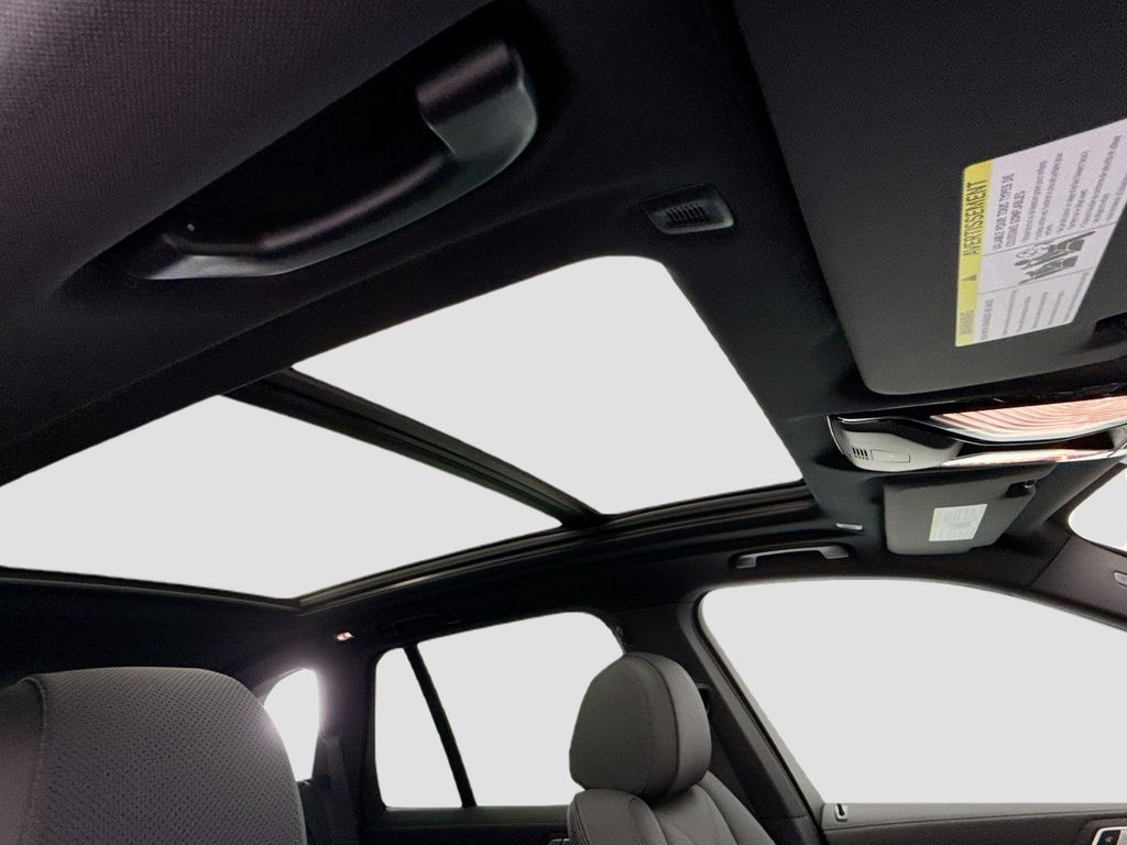 Thumbnail: 2026 BMW X5 - 17