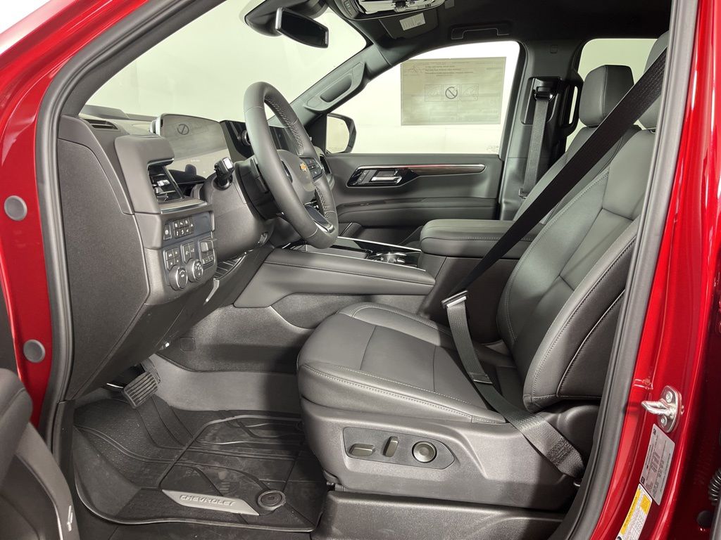 Thumbnail: 2026 Chevrolet Suburban - 25