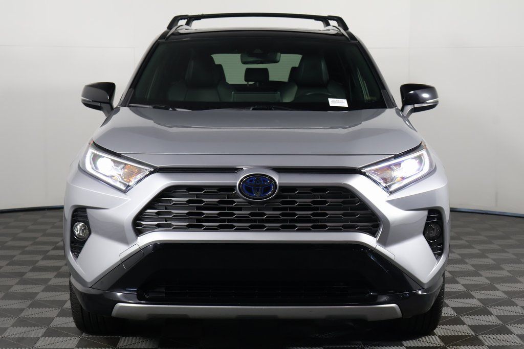 2020 Toyota RAV4 XSE 2