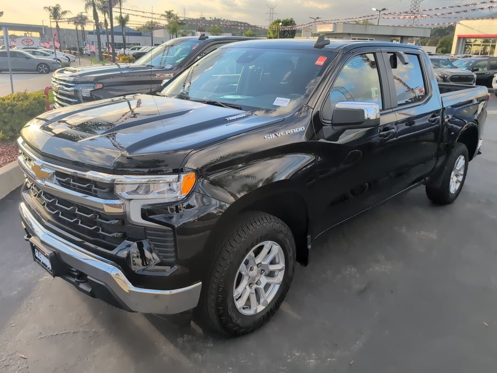 2025 Chevrolet Silverado 1500 LT Crew Cab 4WD