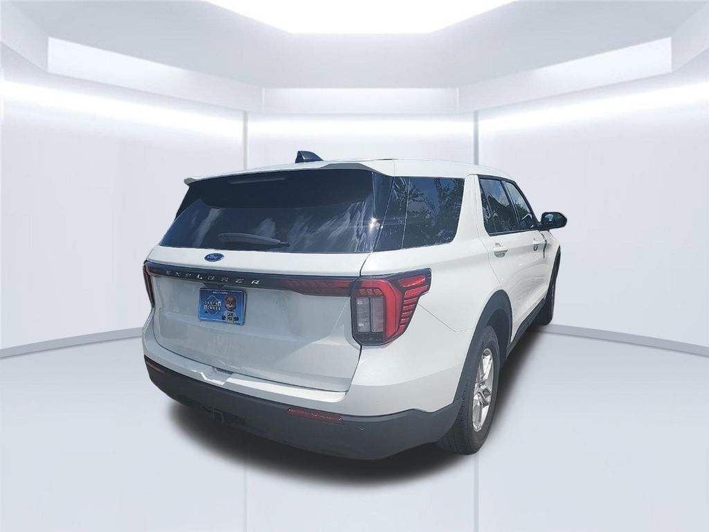 2026 White Metallic Ford Explorer Active RWD SUV