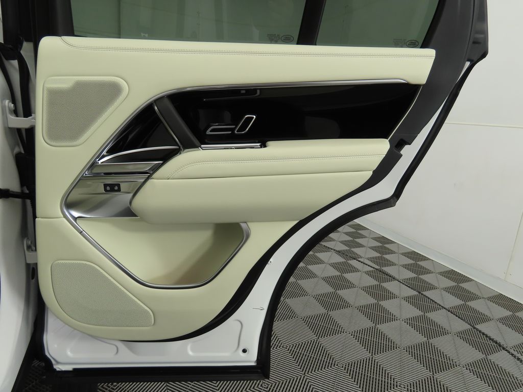 Thumbnail: 2025 Land Rover Range Rover - 28