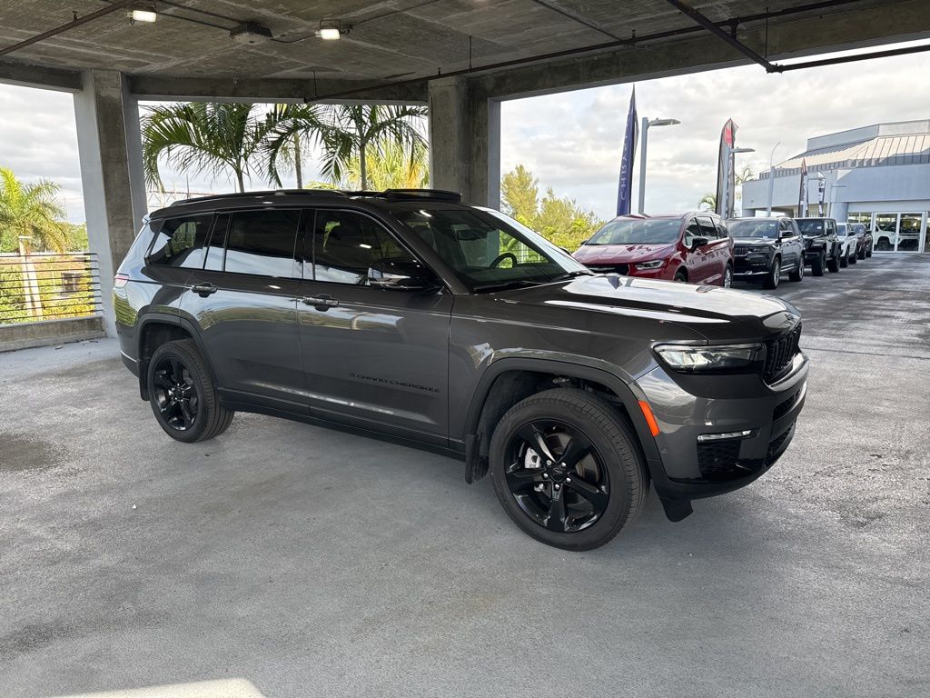 2024 Jeep Grand Cherokee L media 1