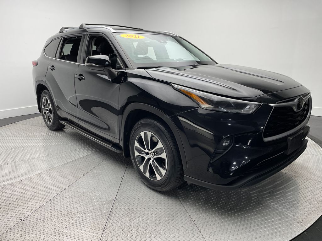 Thumbnail: 2021 Toyota Highlander - 7