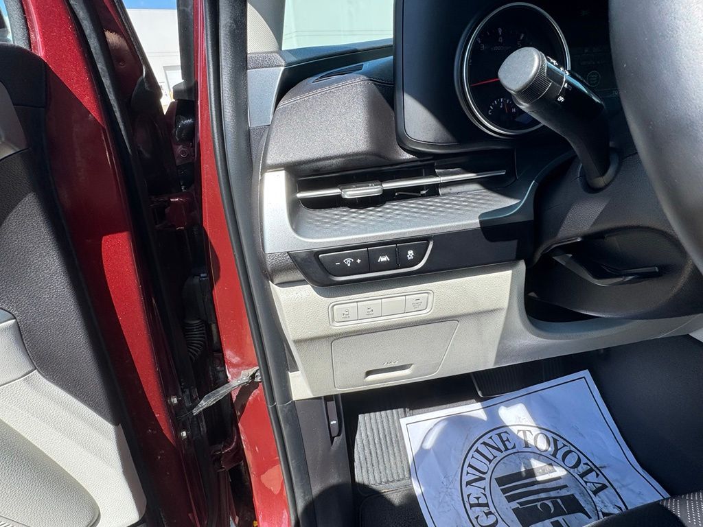 Used 2022 Kia Carnival Van