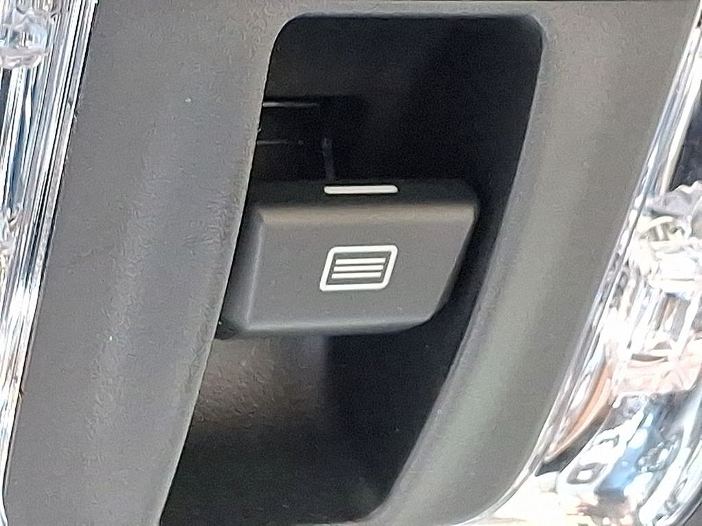 Thumbnail: 2025 Mercedes-Benz GLE - 18