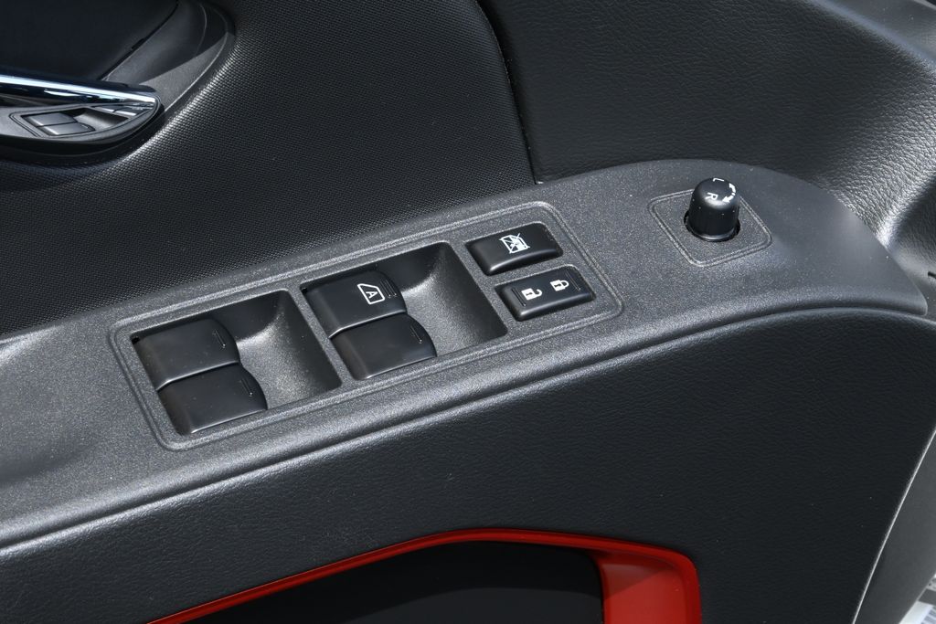 Thumbnail: 2023 Nissan Frontier - 28