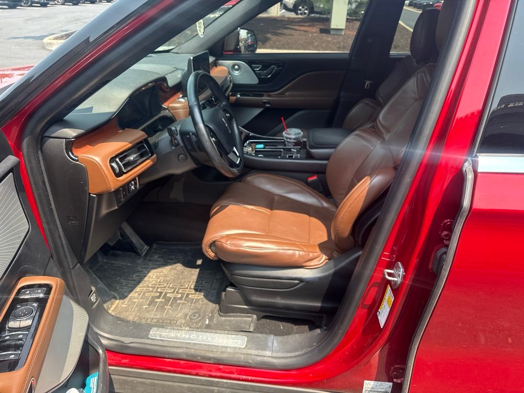Used 2020 Red Lincoln Reserve image 15