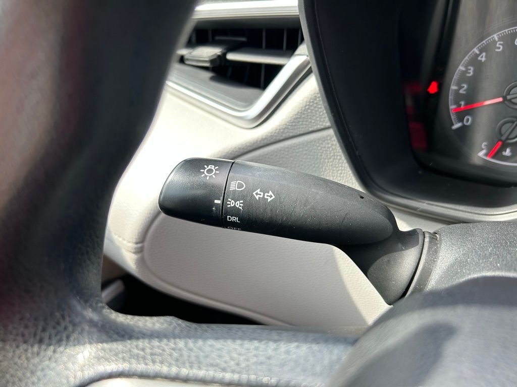 2022 Toyota Corolla Cross L 21