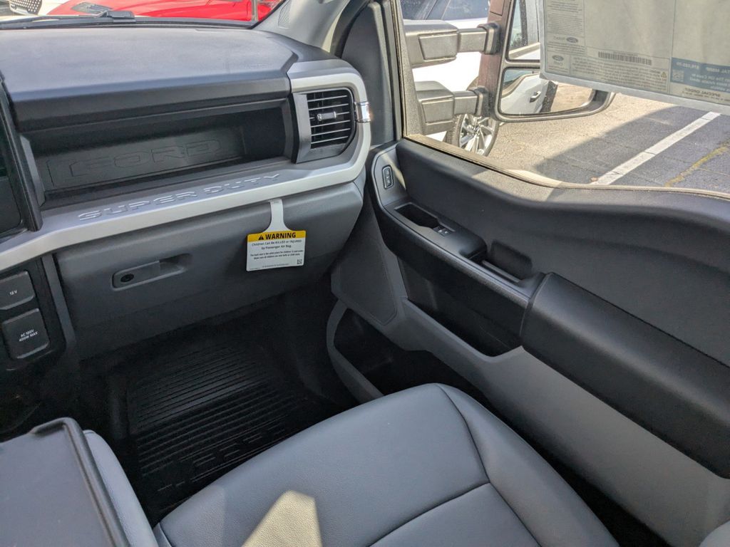 2025 Ford F-450 Chassis XL