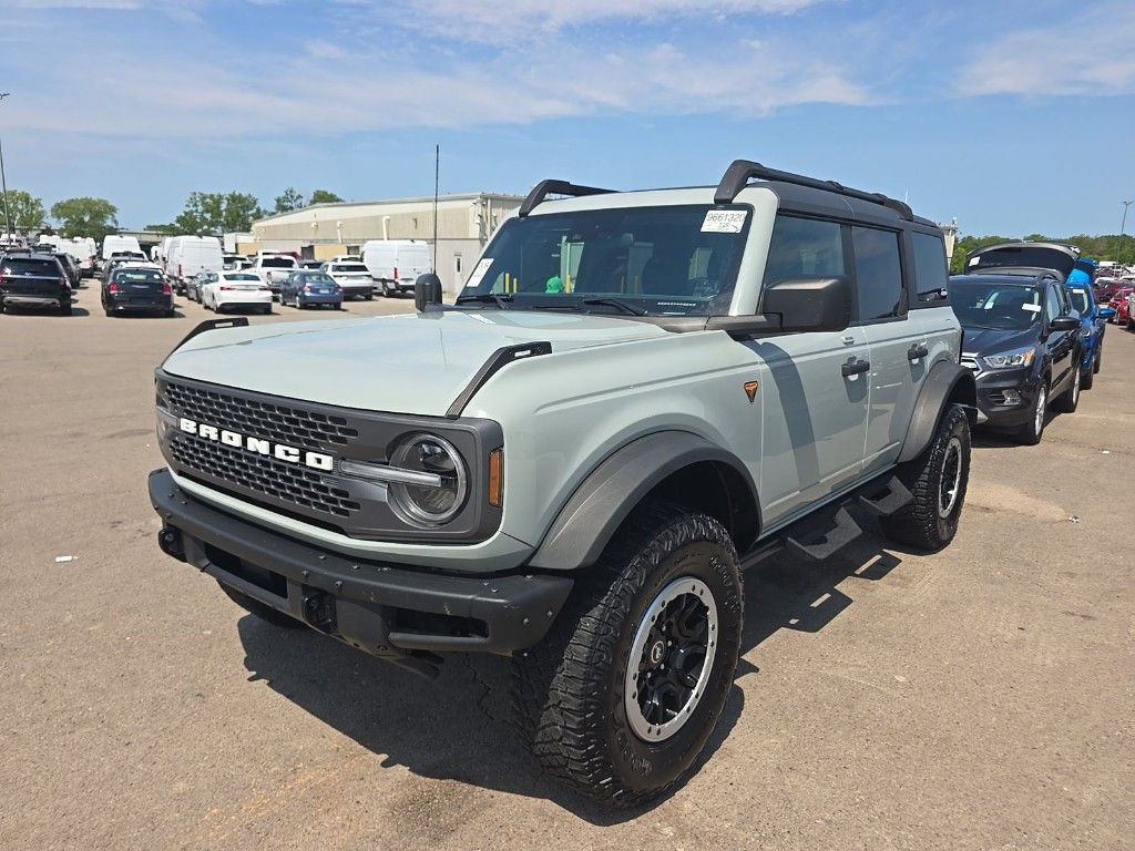 2023 Ford Bronco Gris (Cactus Gray) SUV/Crossover Todo terreno 7 velocidades Manual