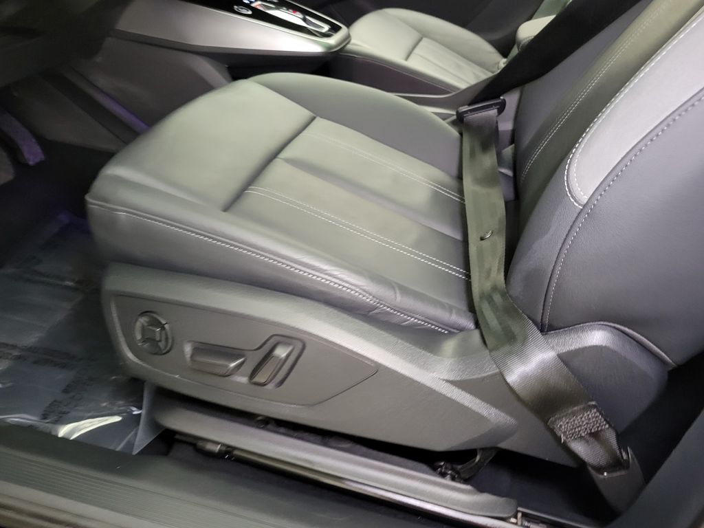 Thumbnail: 2023 Audi Q4 e-tron - 28