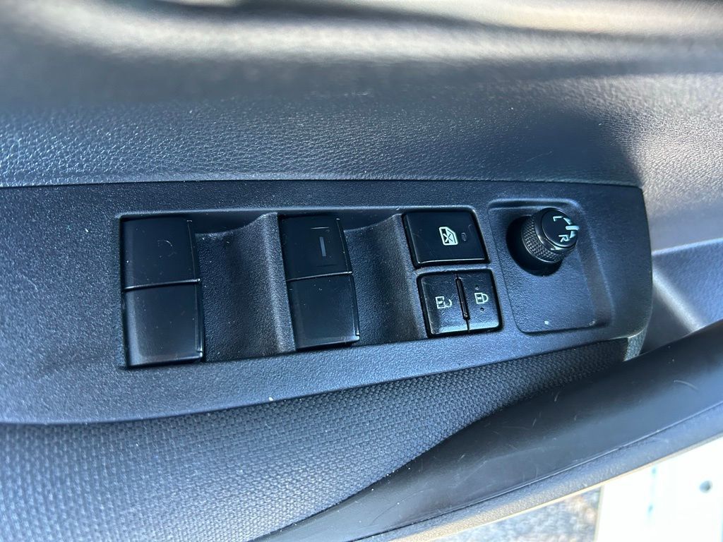 Thumbnail: 2023 Toyota Corolla - 16