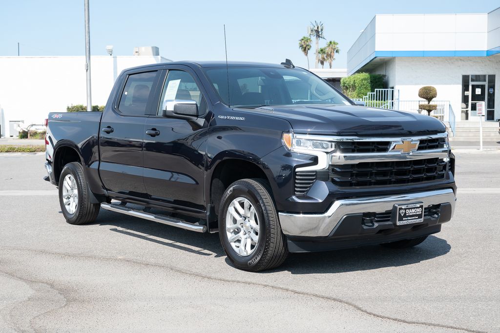 Dark Ash Metallic 2024 Chevrolet Silverado 1500 Pickup Truck Four-Wheel Drive 8-Speed Automatic