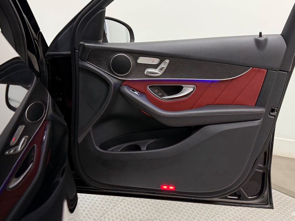 Thumbnail: 2022 Mercedes-Benz GLC - 24