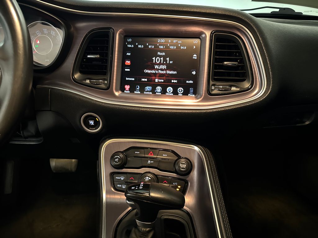 Used 2016 White Dodge SXT image 23