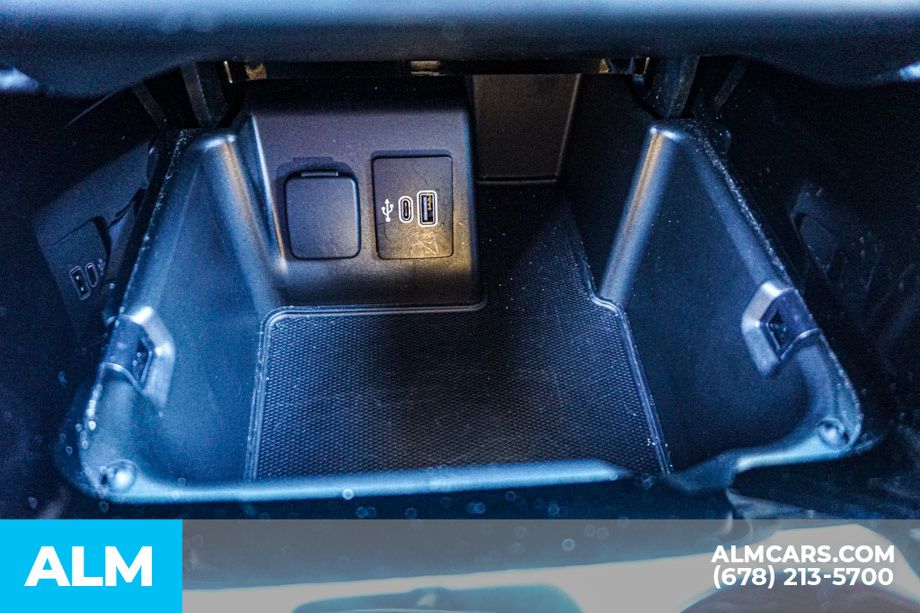 Used 2025 White Ford Platinum image 45