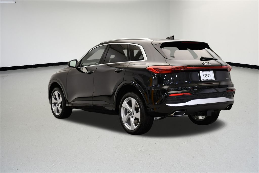 Thumbnail: 2025 Audi Q5 - 3