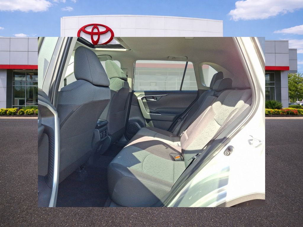Thumbnail: 2025 Toyota RAV4 - 6