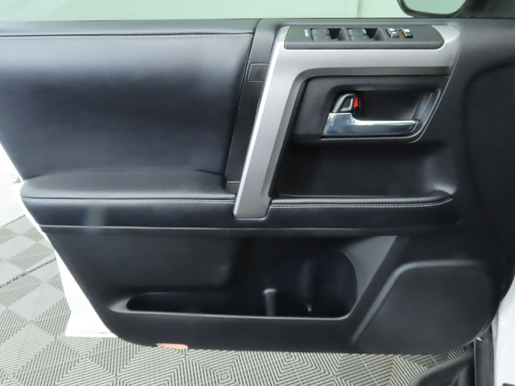2018 Toyota 4Runner SR5 25